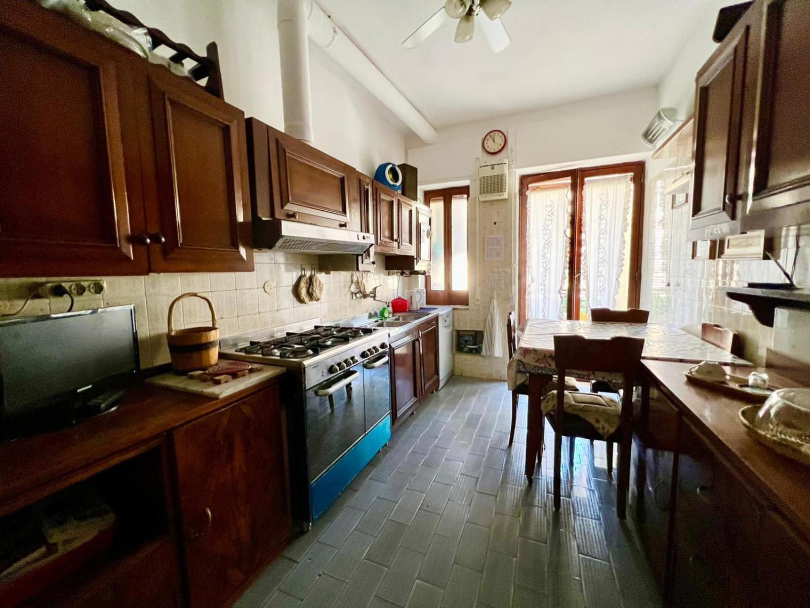 Casa Relax Nel Centro Storico Con Posto Auto Apartment Vico Equense Exterior foto
