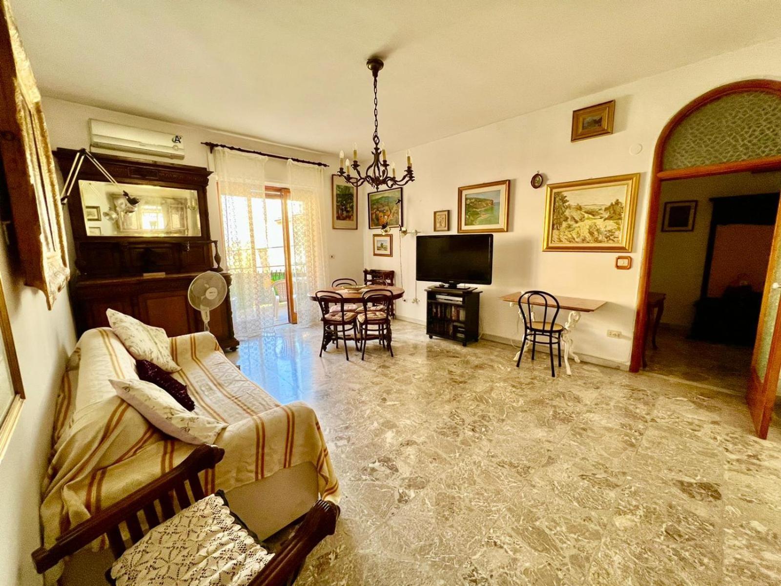 Casa Relax Nel Centro Storico Con Posto Auto Apartment Vico Equense Exterior foto